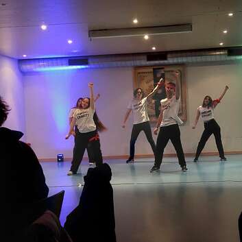 E417 Stiftung Wunderlampe_Mauro Orofino_Dancing 4 Charity_3