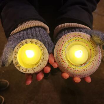 Schule Alpen in Wallisellen macht Wunderlampe Wunschkinder glücklich