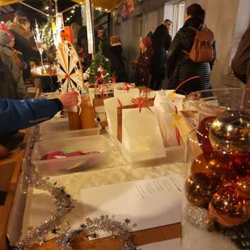 Schule Alpen in Wallisellen macht Wunderlampe Wunschkinder glücklich