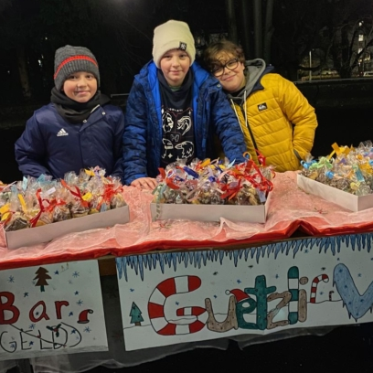 E542 Stiftung Wunderlampe_Schule Alpen Adventsmarkt_1