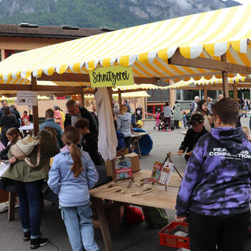 E589 Stiftung Wunderlampe_Schule Flums Projekt Üses Dorf_2