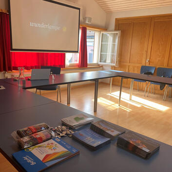 Appenzeller Schülerinnen und Schüler lernen die Wunderlampe kennen