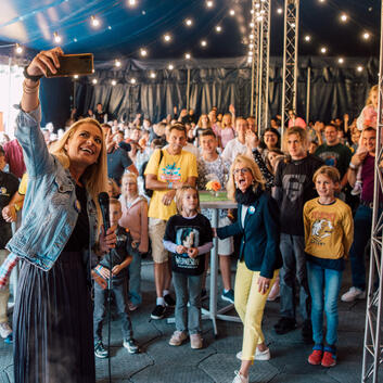 Wunderlampe Familientag 2024: ein zauberhaftes Erlebnis im Zirkus Monti