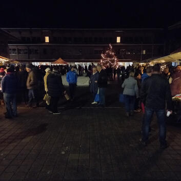 Diemtigtaler Schülerinnen und Schüler organisieren Weihnachtsmarkt
