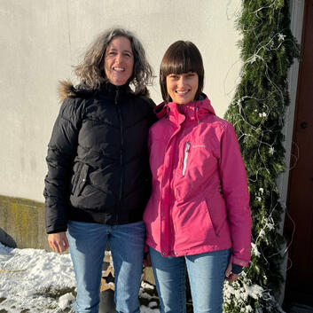 Sara Dallo unterstützt die Stiftung Wunderlampe mit einem Pantomime-Auftritt