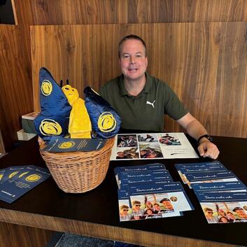 Thomas Fritschi feiert seinen 50. Geburtstag im Zeichen der Wunderlampe