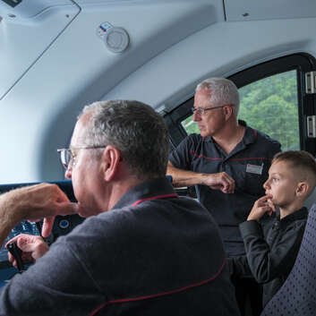 3385 Stiftung Wunderlampe_Lokführerstand_1