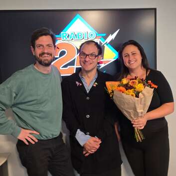 Viktor live dabei in der Radio 24 Kultsendung «Ufsteller»