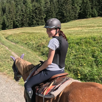 Flavia fühlt sich in Scuol in ihre Traumwelt Kanada versetzt