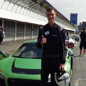 1092 Stiftung Wunderlampe_Audi R8_1