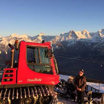 1517 Stiftung Wunderlampe__Pistenbully