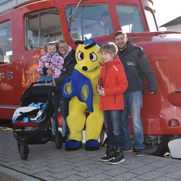 1999 Stiftung Wunderlampe_SBB_Roter Doppelpfeil_1