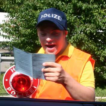 342 Stiftung Wunderlampe_Polizei_1