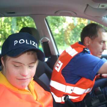 342 Stiftung Wunderlampe_Polizei_2