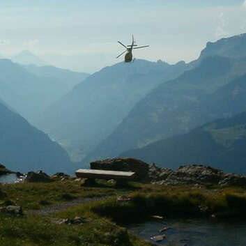 368 Stiftung Wunderlampe_Heli_Glecksteinhuette_3